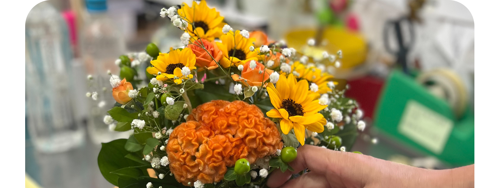 スライド写真1：黄色系の花を使ったブーケ